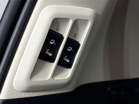 Used 2023 Lexus GX 460 Premium image 55