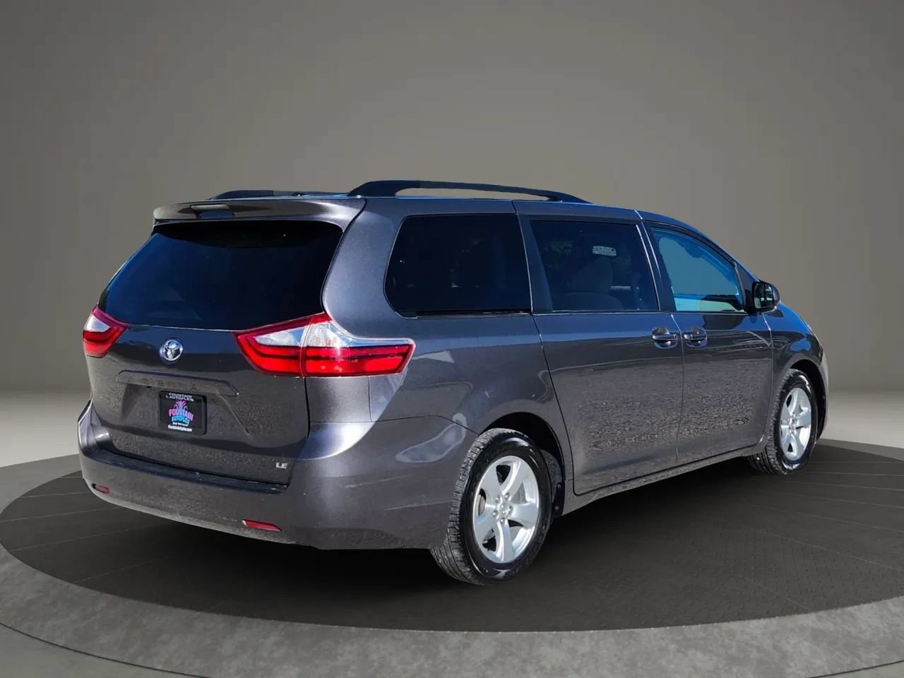 Used 2017 Toyota Sienna LE FWD image 5