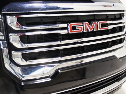 Used 2023 GMC Acadia SLE FWD image 22