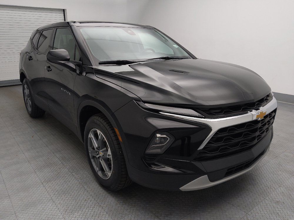 Used 2025 Chevrolet Blazer LT FWD image 13