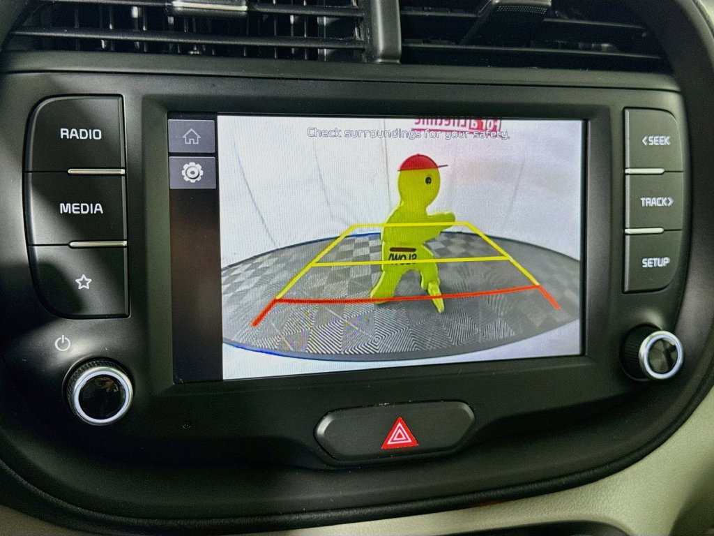 Used 2023 Kia Soul LX w/ LX Technology Package FWD image 6