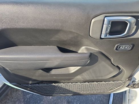 Used 2024 Jeep Wrangler Sport S image 16