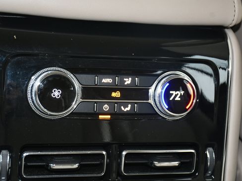 Used 2021 Lincoln Aviator Standard image 18