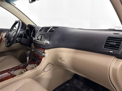 Used 2012 Toyota Highlander Limited image 39