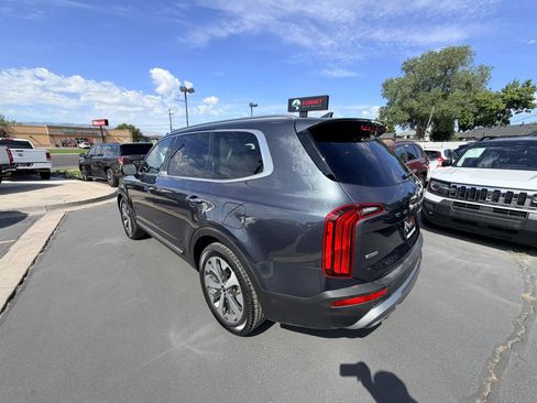Used 2020 Kia Telluride S w/ S 8 Passenger Seating Package AWD/4WD image 5