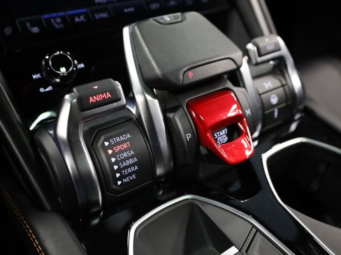 Used 2021 Lamborghini Urus image 30