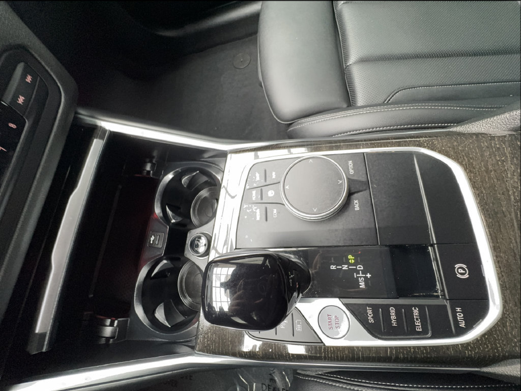 Used 2022 BMW 330e w/ Driving Assistance Package RWD image 54