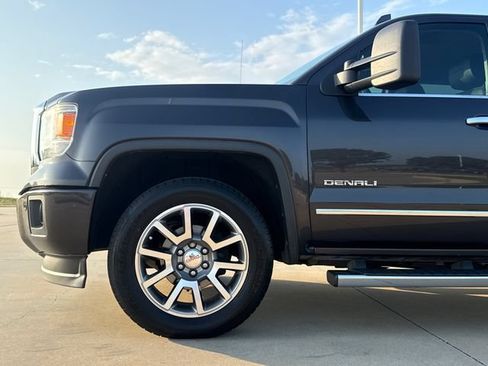 Used 2015 GMC Sierra 1500 Denali w/ Driver Alert Package AWD/4WD image 5