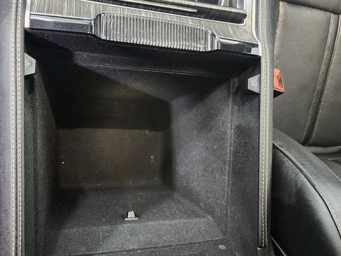 Certified 2024 Jeep Wagoneer Series II w/ Flexible Seating Group image 22