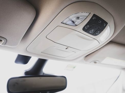 Used 2019 Chrysler Pacifica Touring-L w/ Advanced Safetytec Group image 19