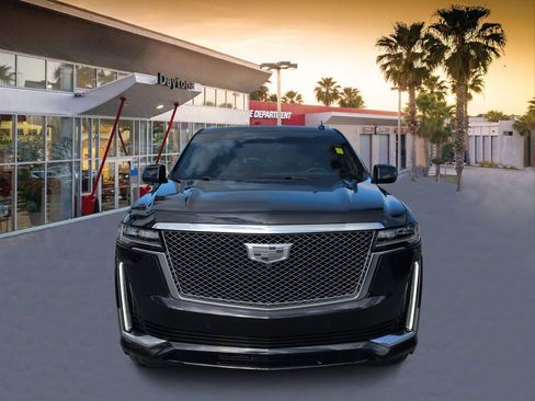 Used 2023 Cadillac Escalade Premium Luxury w/ LPO, Radiant Package AWD/4WD image 7
