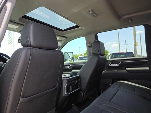 Used 2025 GMC Sierra 2500 SLT w/ SLT Premium Package AWD/4WD image 23