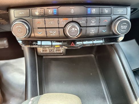 Used 2024 Dodge Durango GT AWD/4WD image 27