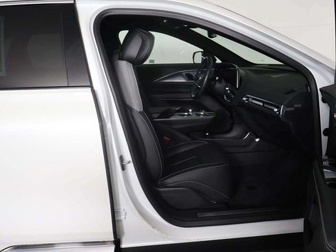 Used 2024 Cadillac Lyriq Tech RWD image 28