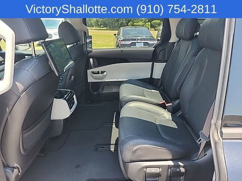 Used 2022 Kia Carnival SX Prestige FWD image 24