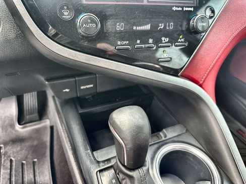 Used 2020 Toyota Camry XSE FWD image 27