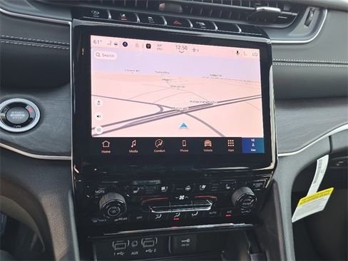 New 2025 Jeep Grand Cherokee Limited w/ Luxury Tech Group II image 11