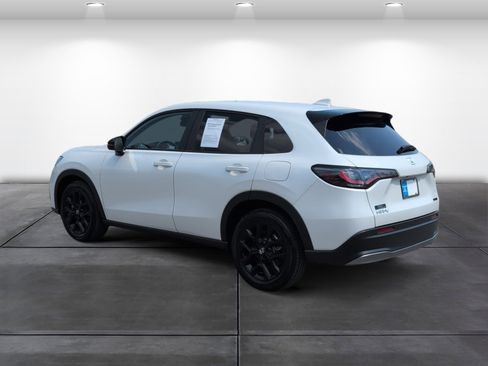 Used 2023 Honda HR-V Sport image 3