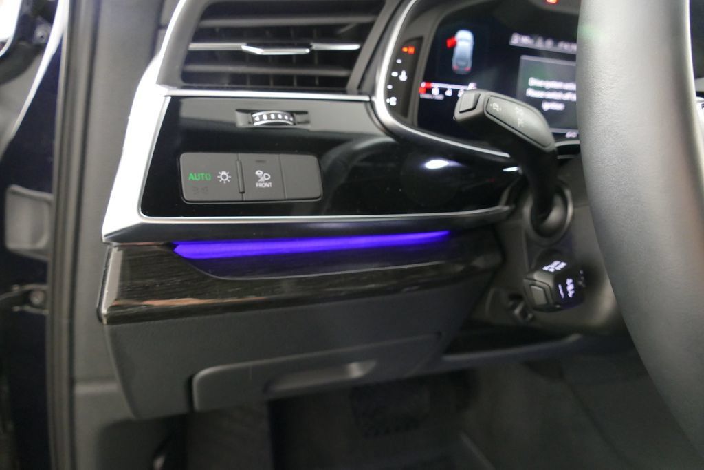 Used 2025 Audi Q7 2.0T Premium w/ Convenience Plus Package AWD/4WD image 14