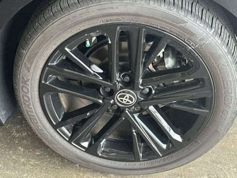 Used 2025 Toyota Camry SE image 8