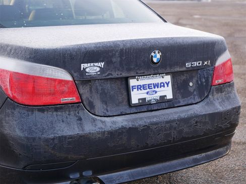 Used 2007 BMW 530xi Sedan image 10