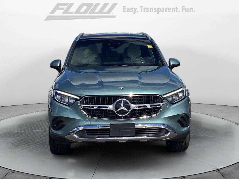 Used 2025 Mercedes-Benz GLC 300 4MATIC image 3