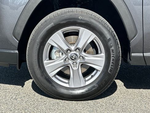 Used 2025 Toyota RAV4 XLE image 24