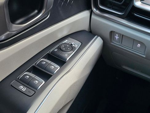 New 2025 Kia Sorento S FWD image 12