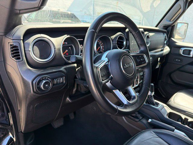 Used 2018 Jeep Wrangler Unlimited Sahara AWD/4WD image 15