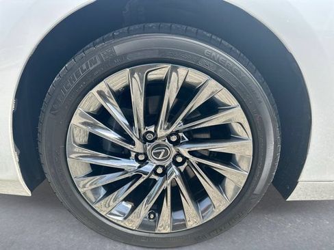 Used 2024 Lexus ES 300h Ultra Luxury w/ Accessory Package (Z2) FWD image 13