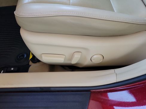 Used 2017 Toyota Camry XLE image 14