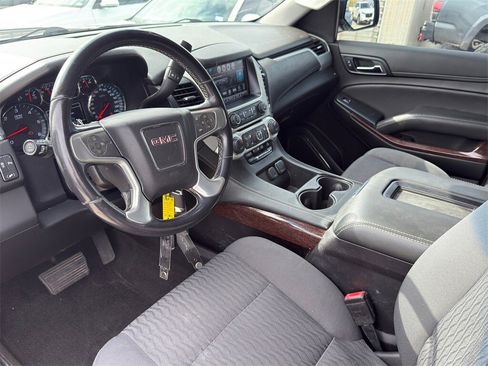 Used 2018 GMC Yukon SLE w/ SLE Value Package image 11