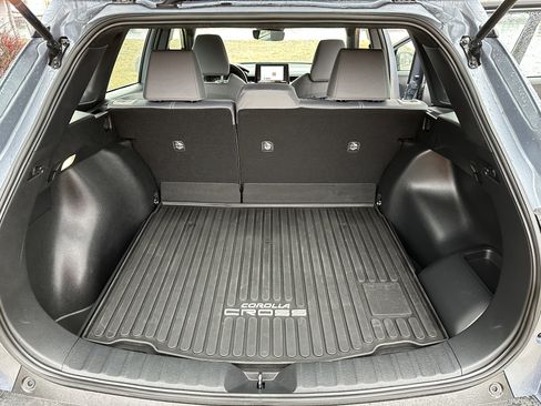 Used 2025 Toyota Corolla Cross AWD Hybrid image 24