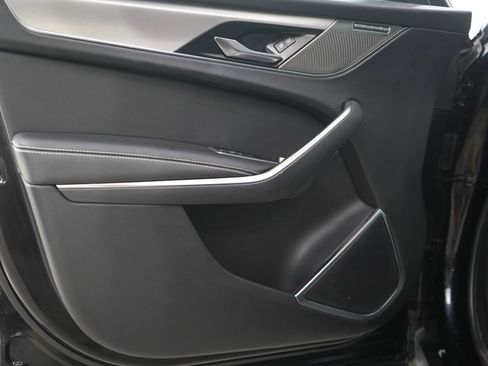 Used 2023 Jaguar F-PACE R-Dynamic S AWD/4WD image 19