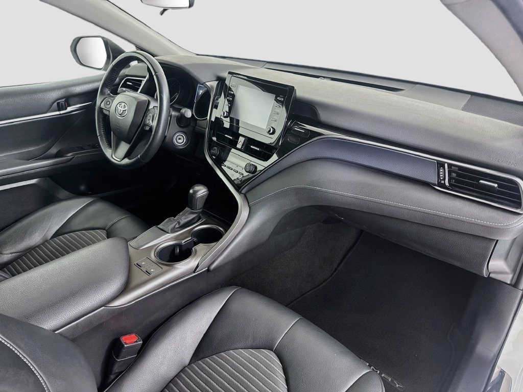 Used 2022 Toyota Camry SE FWD image 29