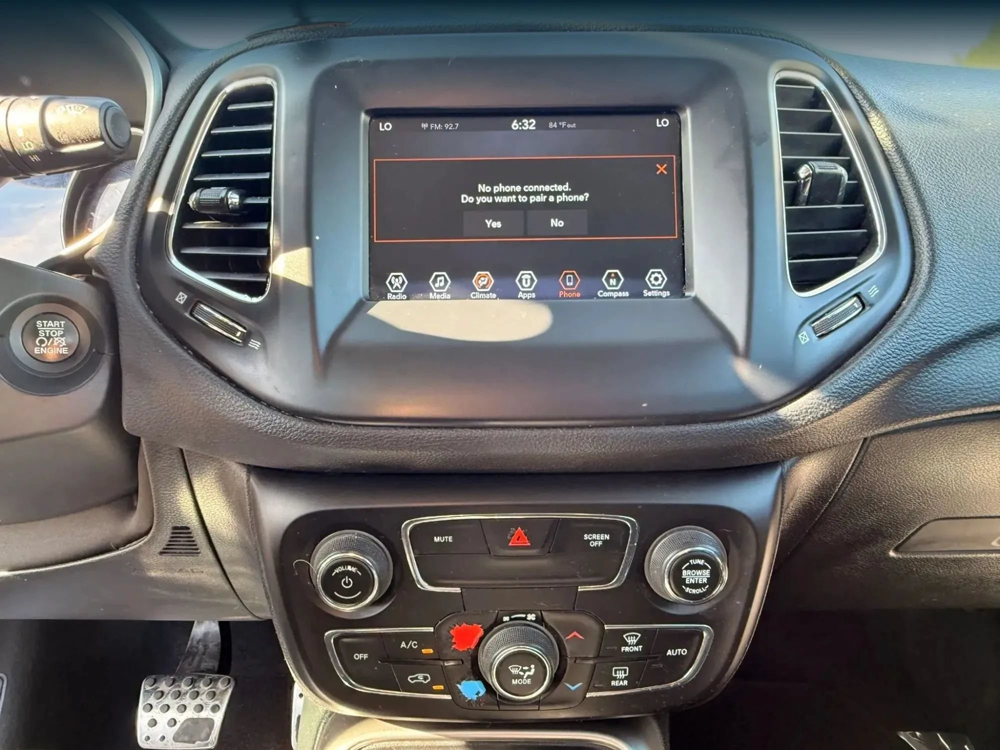 Used 2020 Jeep Compass Sport w/ Tech Group FWD image 26