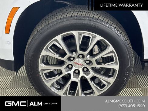 New 2026 GMC Yukon XL Denali w/ Denali Reserve Package AWD/4WD image 13