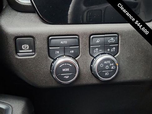 Used 2025 GMC Sierra 1500 SLT image 38