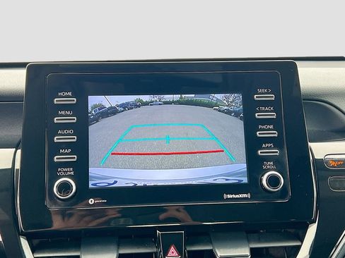 Used 2024 Toyota Camry SE image 13