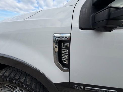 Used 2019 Ford F250 Lariat w/ Lariat Ultimate Package image 8