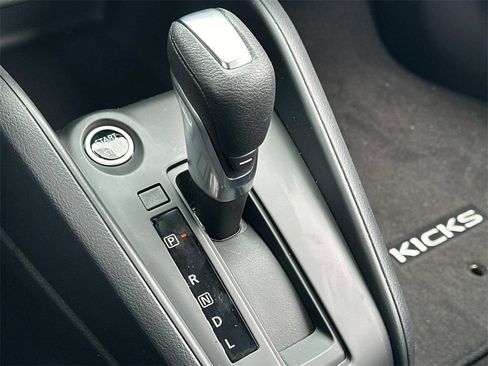 New 2025 Nissan Kicks Play S image 6
