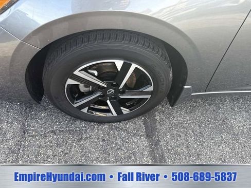 Used 2024 Nissan Sentra SV FWD image 12