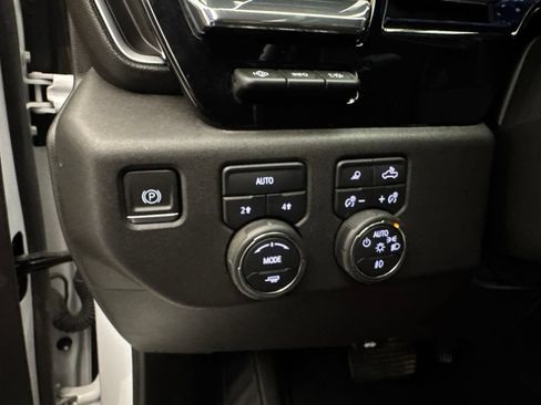 Used 2024 Chevrolet Silverado 1500 LTZ w/ Technology Package AWD/4WD image 29