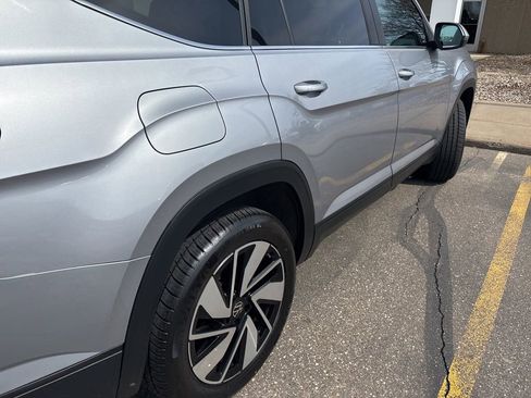 Used 2025 Volkswagen Atlas SE image 8