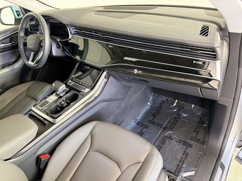 Used 2023 Audi Q8 Premium w/ Convenience Package AWD/4WD image 30