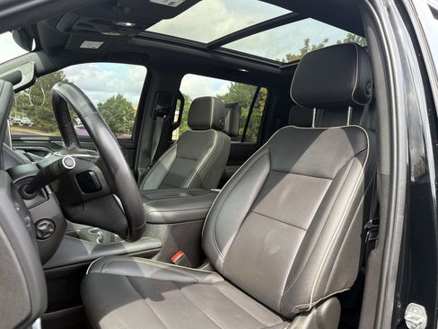Used 2021 GMC Yukon XL SLT w/ SLT Premium Package AWD/4WD image 7