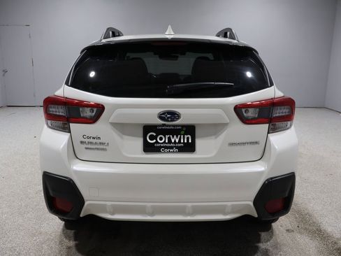 Used 2023 Subaru Crosstrek 2.0i Premium image 3