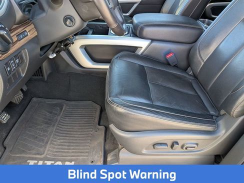 Used 2019 Nissan Titan SL AWD/4WD image 15