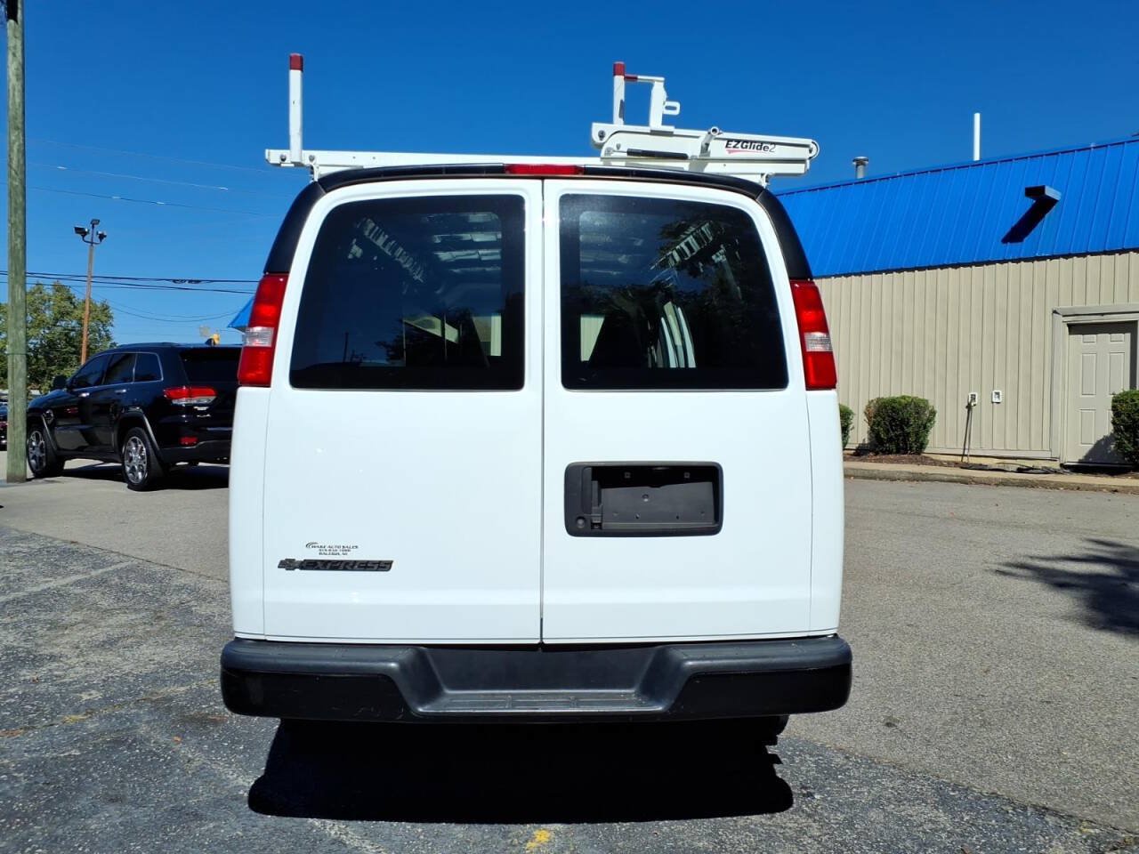 Used 2022 Chevrolet Express 2500 Extended w/ Driver Convenience Package RWD image 4