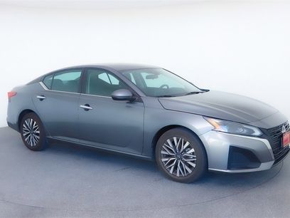 Used 2023 Nissan Altima 2.5 SV